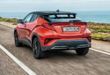 Просто озверела: Toyota C-HR стала совсем другой TOYOTA_CH-R
