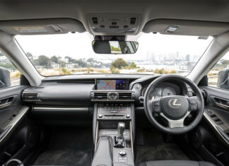Новый Lexus IS рассекретили досрочно Lexus IS