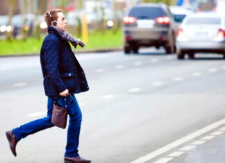 Пешеходов уравняли с водителями. В штрафах pedestrian