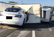 Tesla на автопилоте врезалась в лежащий грузовик, а виноват только водитель Tesla autopilot