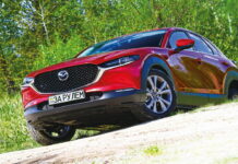 Необычный гибрид: кроссовер Mazda CX-30 удивил не тем, чем ждали Mazda CX-30