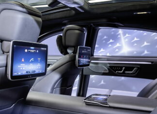 6 дисплеев: Mercedes рассекретил цифровой интерьер нового S-Class Mercedes-Benz S-Class