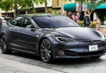 Назван электрокар с самым большим пробегом Tesla EPA