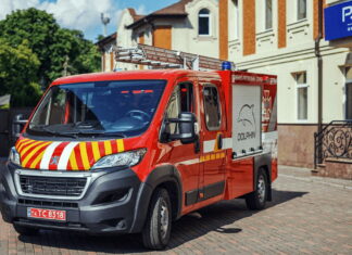 Peugeot Boxer стал крутым пожарником Peugeot Boxer