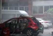 Взрыв электрокара попал на видео: шокирующие кадры expl