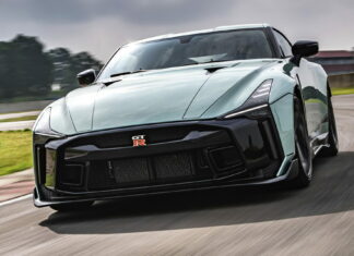 Nissan GT-R прощается с поклонниками супердорогой спецверсией Nissan GT-R