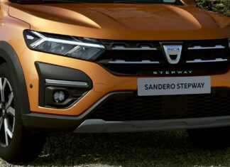 Новый Renault Sandero заинтриговал необычной оптикой Renault Sandero