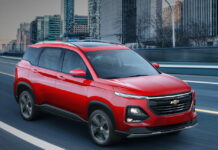 Обновленная Chevrolet Captiva подразнила Теслу дисплеем Chevrolet Captiva