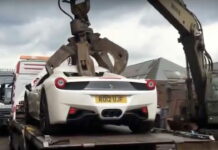 Загадка: зачем пустили под пресс Ferrari за 280 тысяч долларов? Ferrari 458 Spider