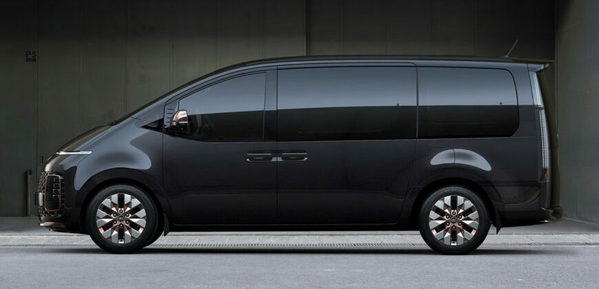 Hyundai Staria
