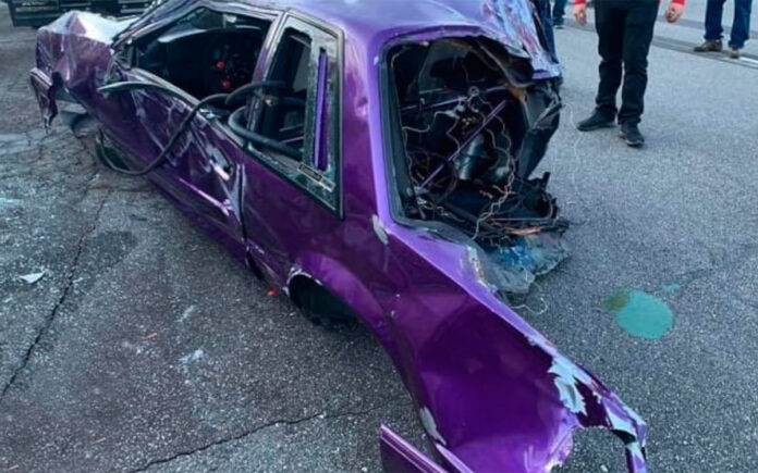 Ford Mustang crash