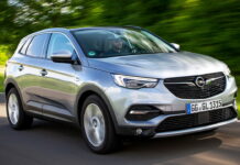 Большая выгода: объявлены новые цены на кроссовер Opel Grandland X Opel Grandland X
