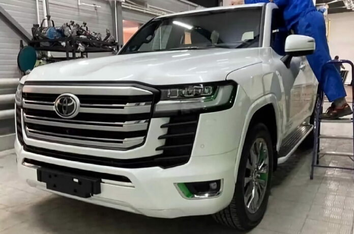 Toyota Land Cruiser 300
