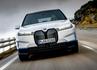 В Украине объявлены цены на новейший электрокроссовер BMW iX BMW iX