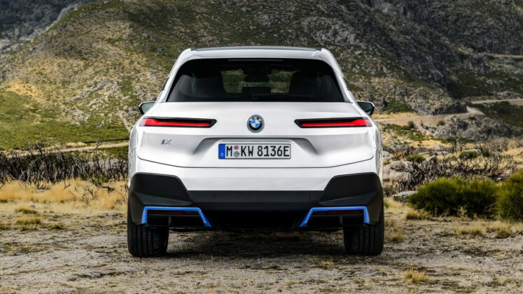 BMW iX