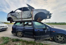 А что, так можно было? Культурист Ford Focus перевёз на горбу Peugeot 206 Ford Focus with Peugeot 206 CC