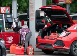 На автозаправках США стремительно заканчивается бензин Gasoline USA
