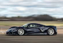 500 км/ч и выше: быстрейший автомобиль в мире показали на видео Hennessey Venom F5