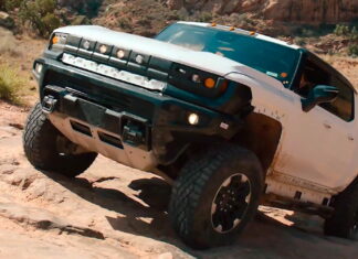 Испытания возрожденного Хаммера показали на видео GMC Hummer EV