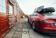 Tesla выплатит владельцам электрокаров по 16 000 долларов Tesla Model S