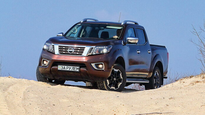 NISSAN NAVARA