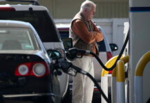 Правительство разрешило: цены на АЗС могут вновь подскочить price fuel