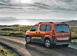 Путешествие в лето: минивэн Peugeot Rifter стал еще доступнее Peugeot Rifter