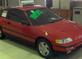 С родным двигателем: 30-летняя Honda проехала 1,6 млн км Honda CRX