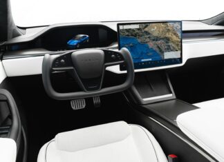 Только штурвал! Электромобили Tesla прощаются с рулём Tesla Model S