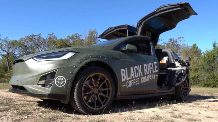 TEsla-Model-X-machine-guns-coffee TEsla-Model-X-machine