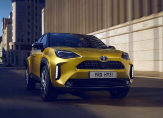В Украине стартуют продажи кроссовера Toyota Yaris Cross. Объявлены цены toyota yaris cross