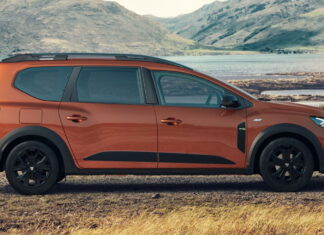 Заменит три модели: стартовали продажи нового универсала от Renault, объявлены цены Dacia Logger