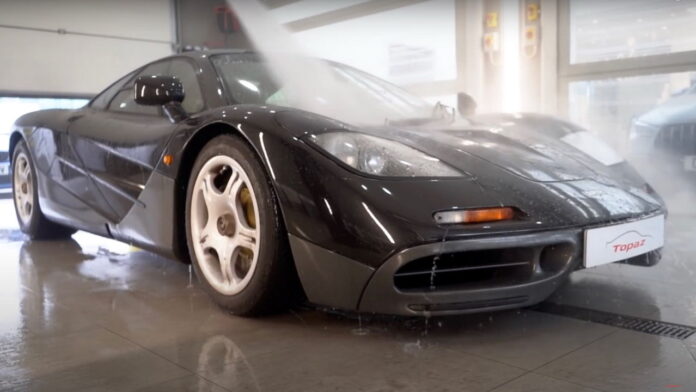 mclaren-f1-gets-washed-video 1 mclaren f1