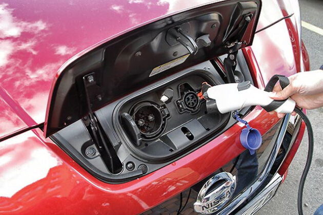 NISSAN LEAF