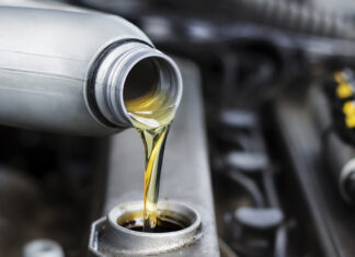 Расшифровываем и льем: 6 важных вопросов про моторные масла Oil Engine