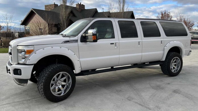 Six-Door 2016 Ford F-250 1 Six-Door 2016 Ford F-250