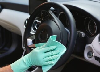 Исследование: салон автомобиля – грязнее туалета Car-bacteria