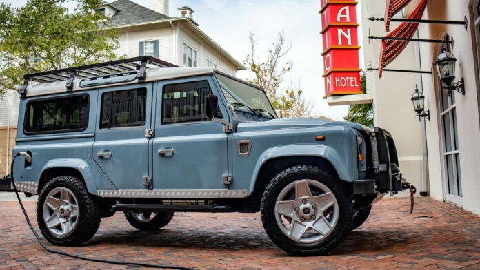 Land Rover Defender Tesla