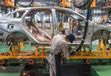45 000 співробітників: Renault позбавляється АвтоВАЗу АвтоВАЗ