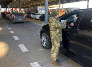 Не предмет першої необхідності: в Україні скасують безплатне ввезення машин Таможня