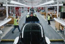 Як народжуються Тесли: відеопрогулянка новим заводом Tesla Berlin Giga Tesla Berlin Giga