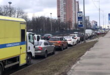 Новий прогноз: уряд України повідомив, коли зникнуть черги на АЗС черги на АЗС