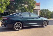 Конкурента Toyota Camry від Chery вперше показали наживо Chery Arrizo 8