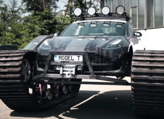 Як це було: з Tesla зробили 6-тонний електричний танк Tesla Model T