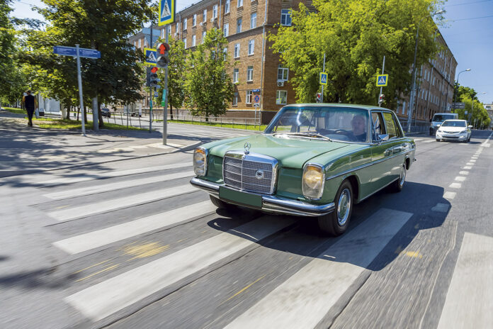 MERCEDES-BENZ 200D MERCEDES-BENZ 200D