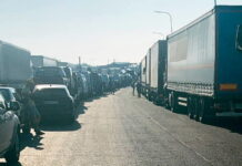 Авто на кордоні з Польщею