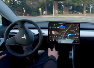 Автопілот Tesla