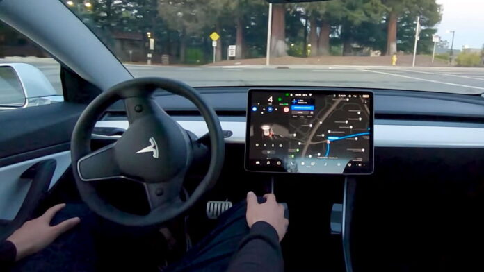 Автопілот Tesla