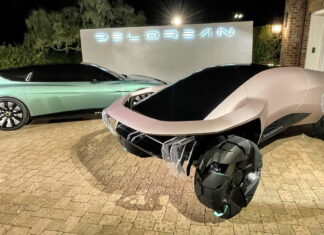 Вперед у майбутнє: DeLorean показав фантастичні автівки 2040-DeLorean-Omega-and-2024-DeLorean-Alpha5-Plasmatail