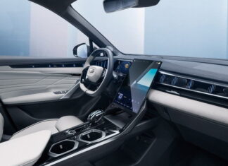 У стилі Tesla: Geely розсекретила салон нового Atlas Geely Atlas